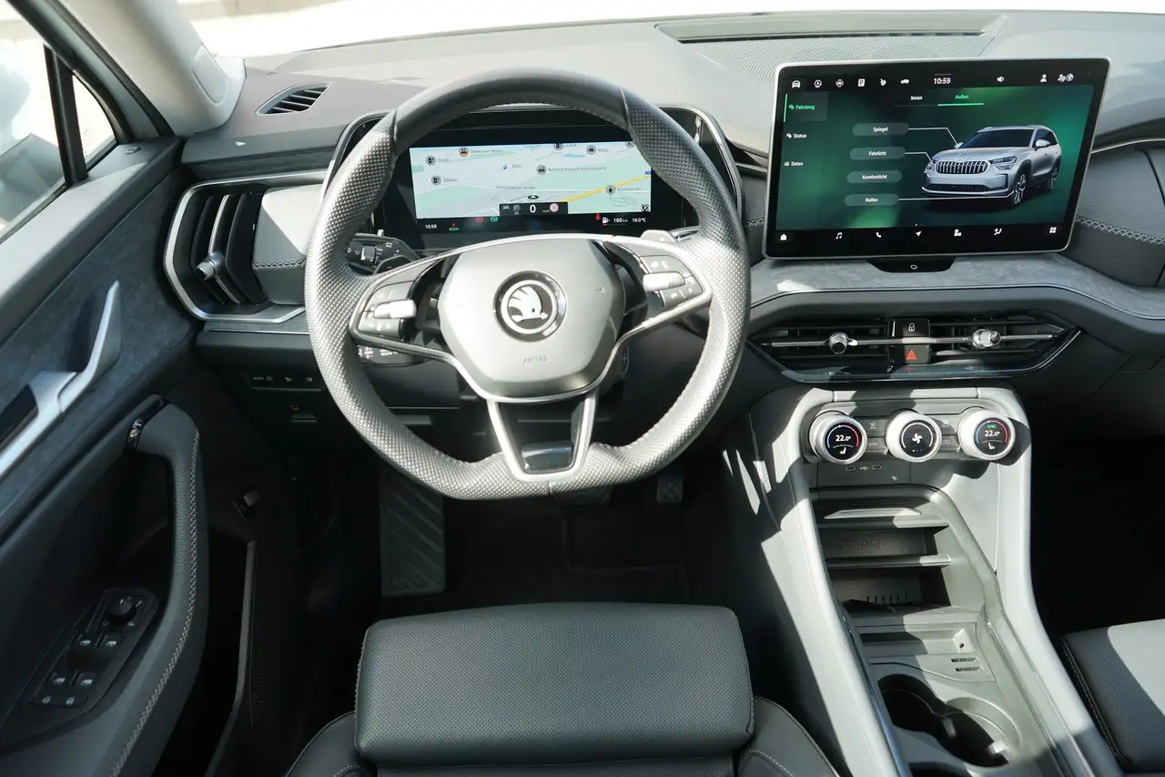 Skoda Kodiaq 1.5 TSI Navi Memory Totwinkel Panorama — Galería del vehículo 12