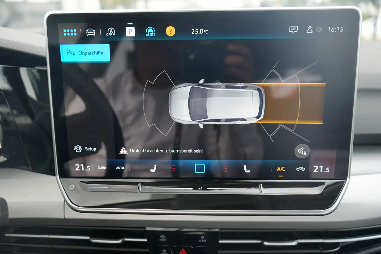 Volkswagen Golf 1.5 TSI Life LED Navi ACC Head-Up Totwinkel — معرض صور السيارة 24