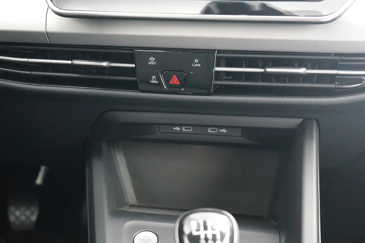 Volkswagen Golf 1.5 TSI Life LED Navi ACC Head-Up Totwinkel — معرض صور السيارة 11