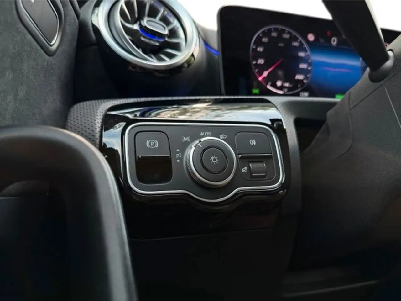 Mercedes-Benz A 250 A A 250 e — Vehicle gallery 20