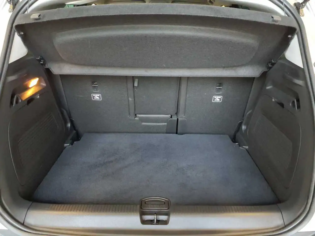 Opel Crossland AT6 Enjoy LED/Navi/KlimaA/PDC/Kamera — Galería del vehículo 11