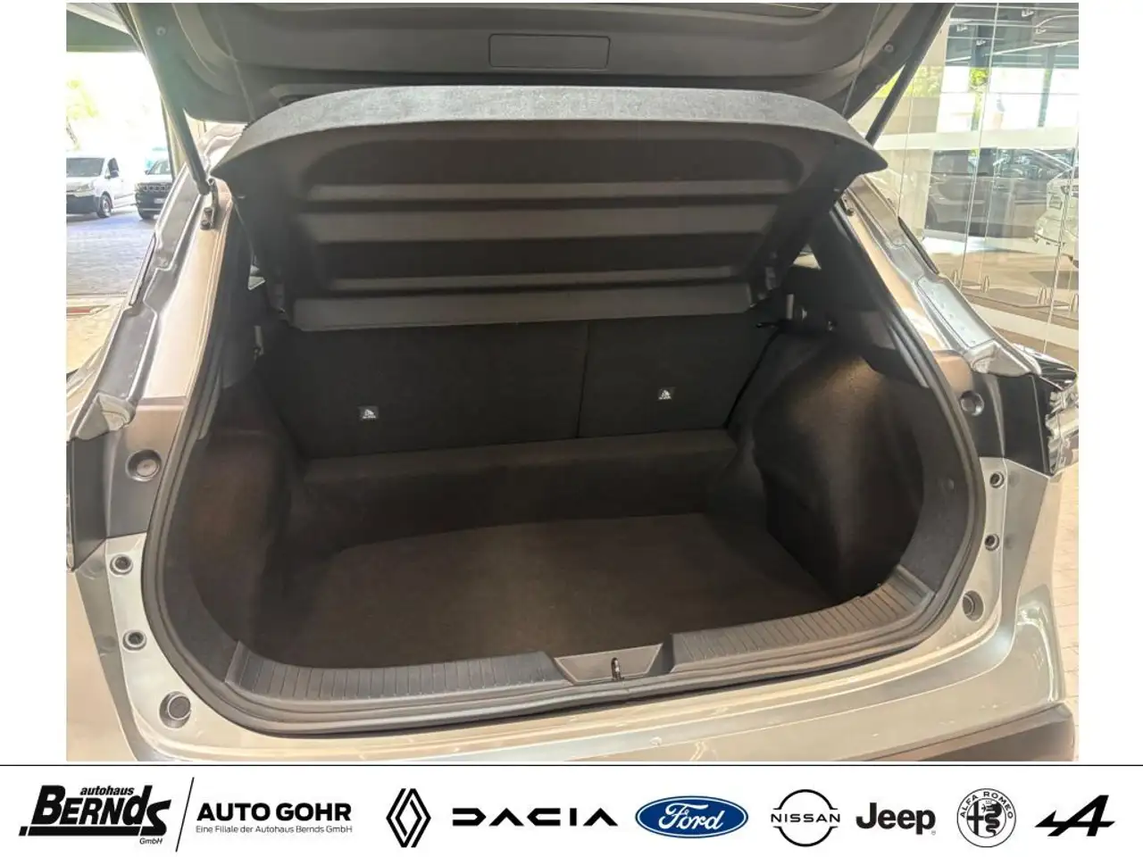 Nissan Qashqai Acenta KLIMA PDC Navi SHZ WinterP Kamera — Vehicle gallery 6