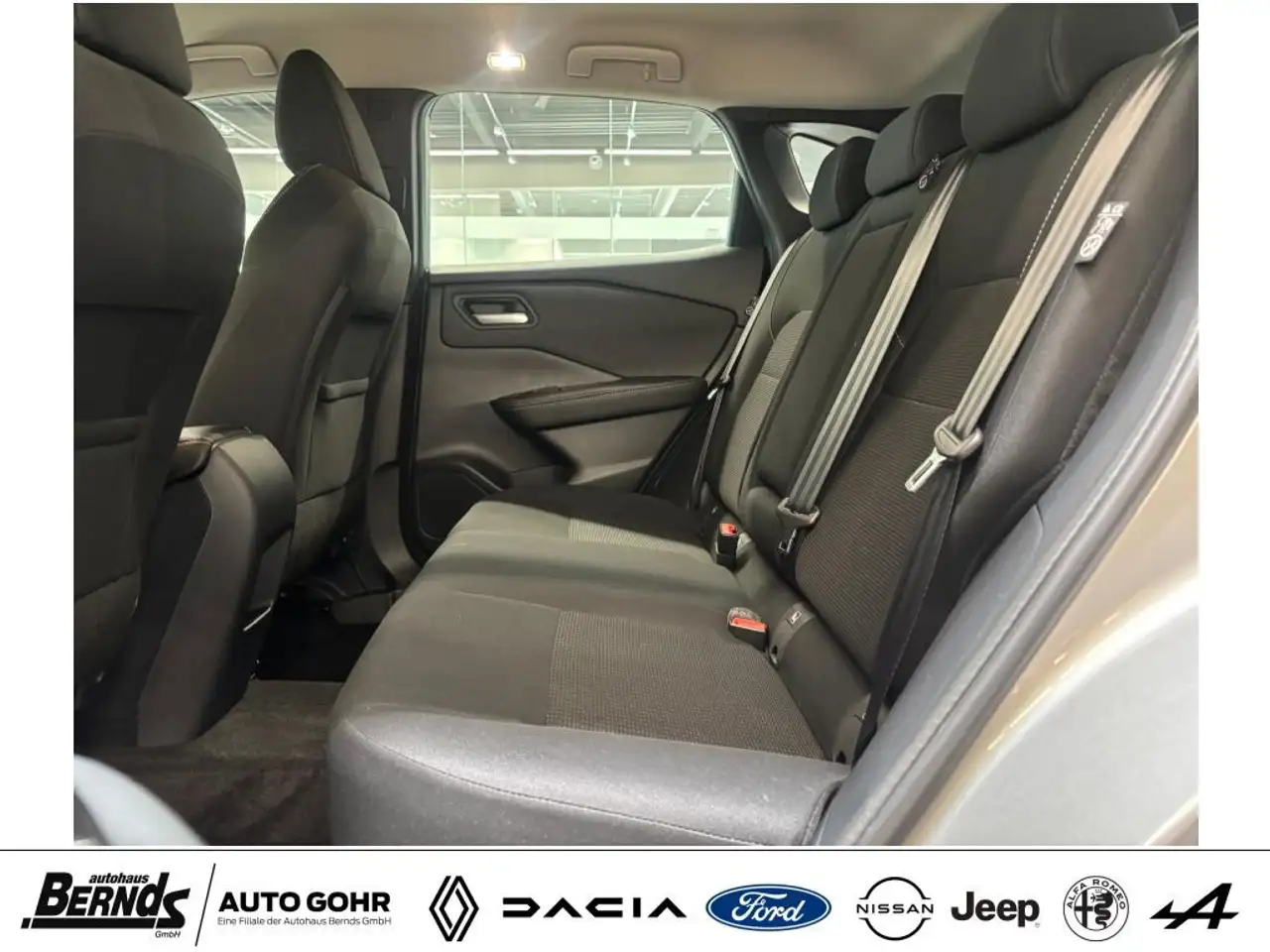 Nissan Qashqai Acenta KLIMA PDC Navi SHZ WinterP Kamera — Vehicle gallery 9