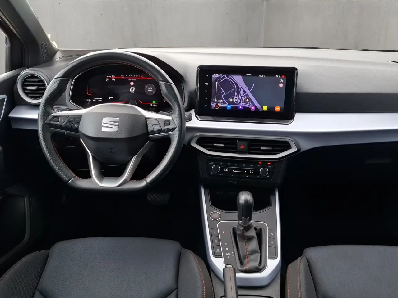 SEAT Arona FR 1,5 TSI DSG Allwetterreifen, Sitzheizun — Galería del vehículo 15