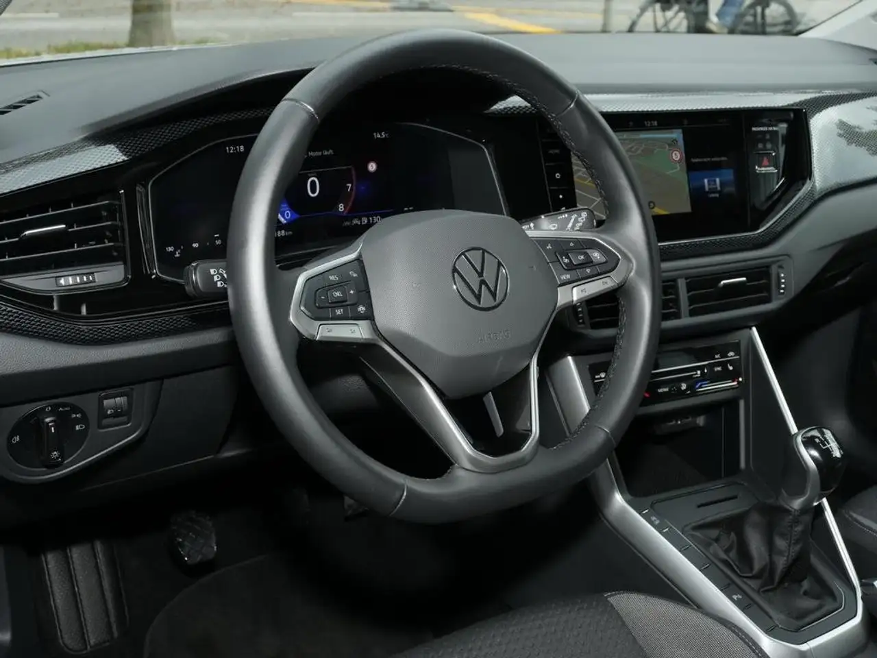 Volkswagen Taigo 1.0 TSI Life 5-J-GAR NAVI DIG.COCKPIT APP-CONNECT — Galería del vehículo 8
