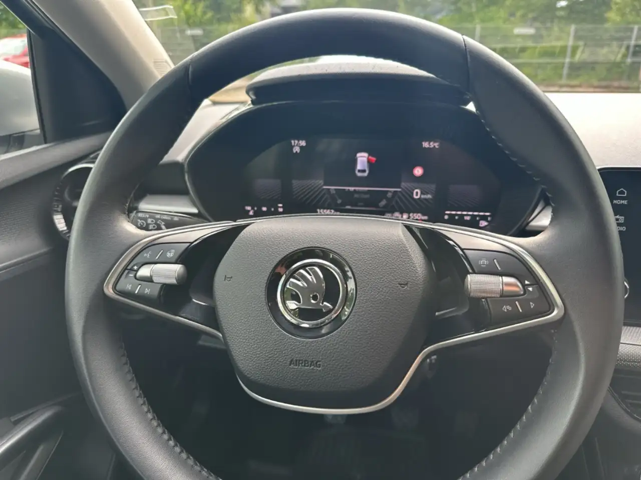Skoda Fabia Selection 1.0 TSI 70 KW*PDC hinten*beheizbares Len — Vehicle gallery 18