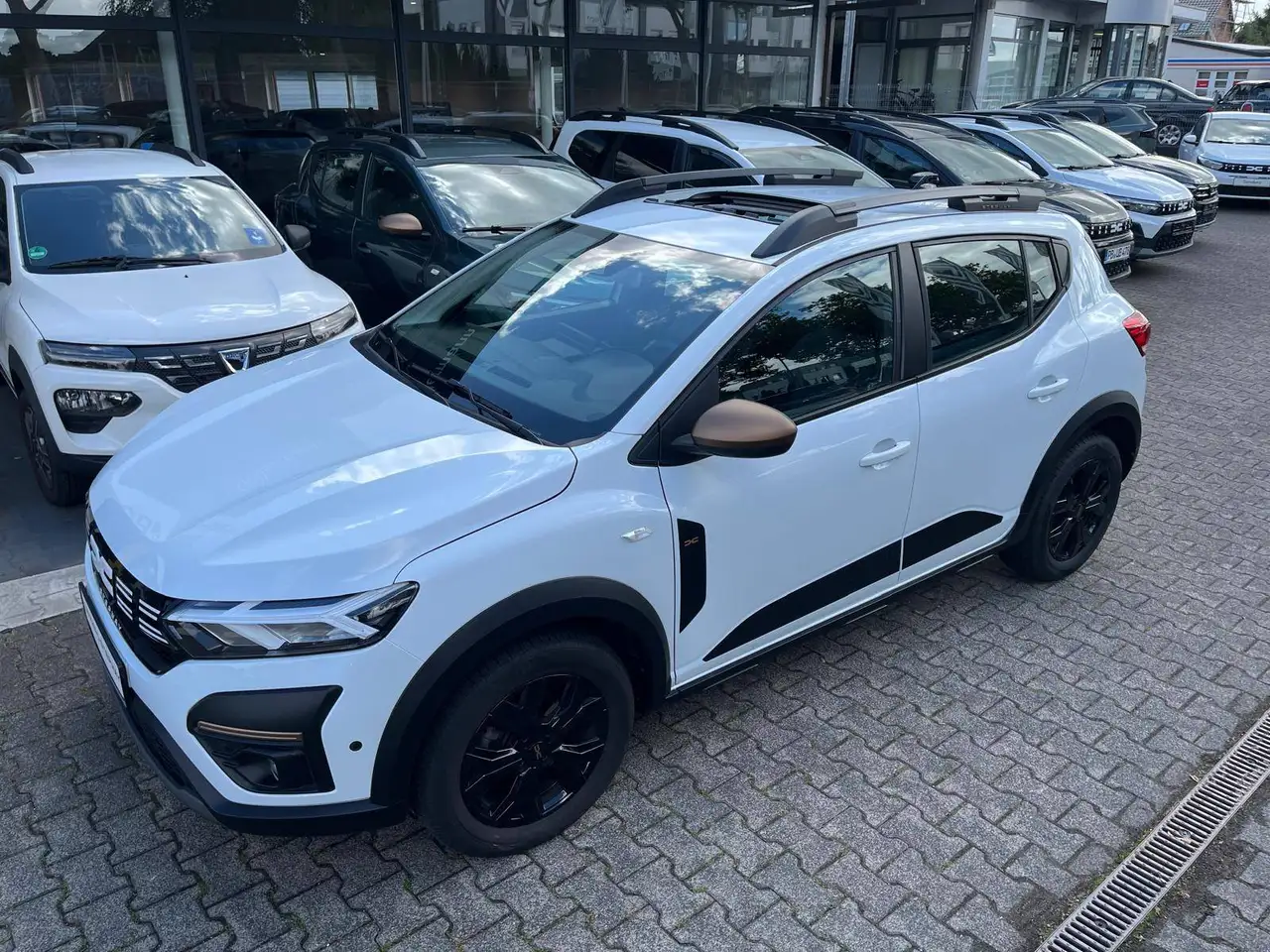Dacia Sandero Stepway TCe 90 CVT "Extreme" & "City"-Paket — معرض صور السيارة 3