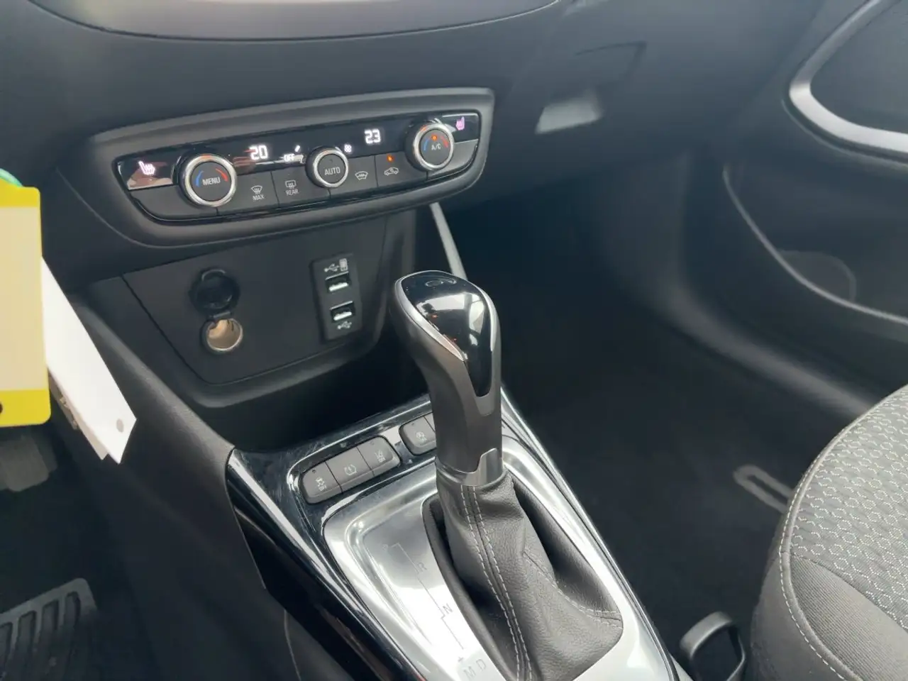 Opel Crossland *Sitzheiz*+*Allwett.reifen*Temp*PDC* — Galerie du véhicule 17
