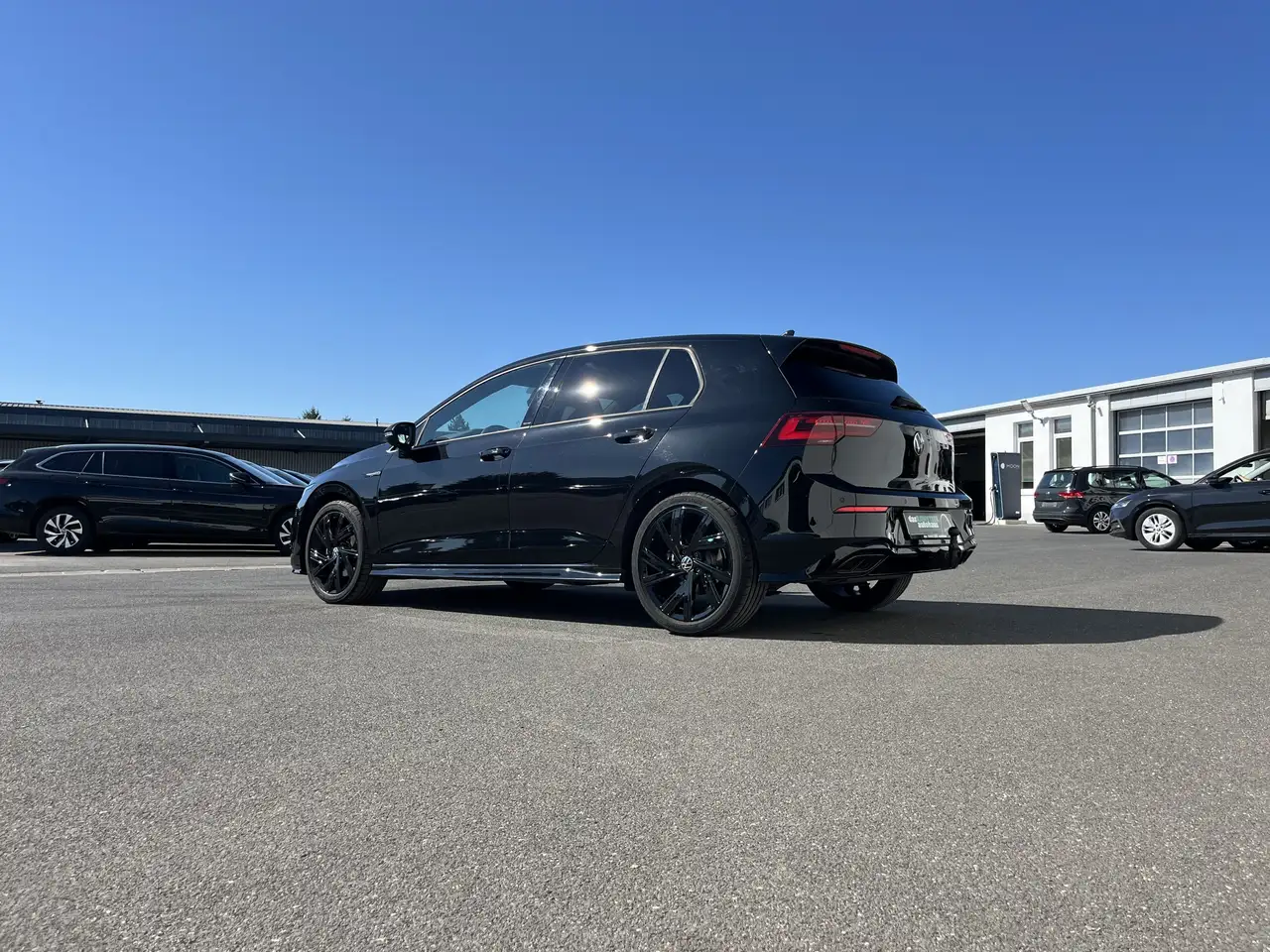 Volkswagen Golf 1.5 TSI DSG R-Line 2,99% Fin. AHK Navi TravelAssi — Vehicle gallery 10
