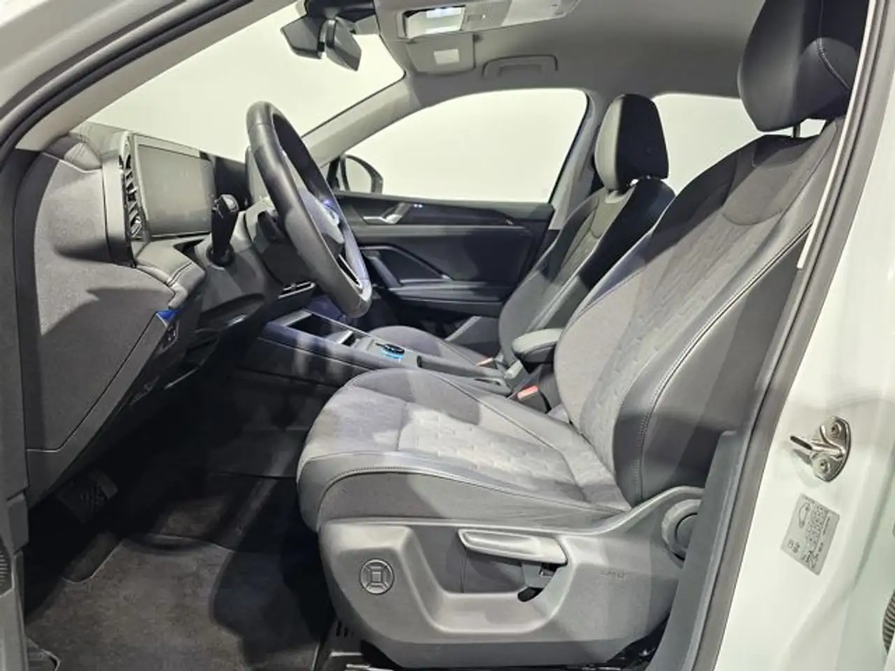 Volkswagen Tiguan 1.5 eTSI Led Virtual Kamera ACC AHK 18" — معرض صور السيارة 13