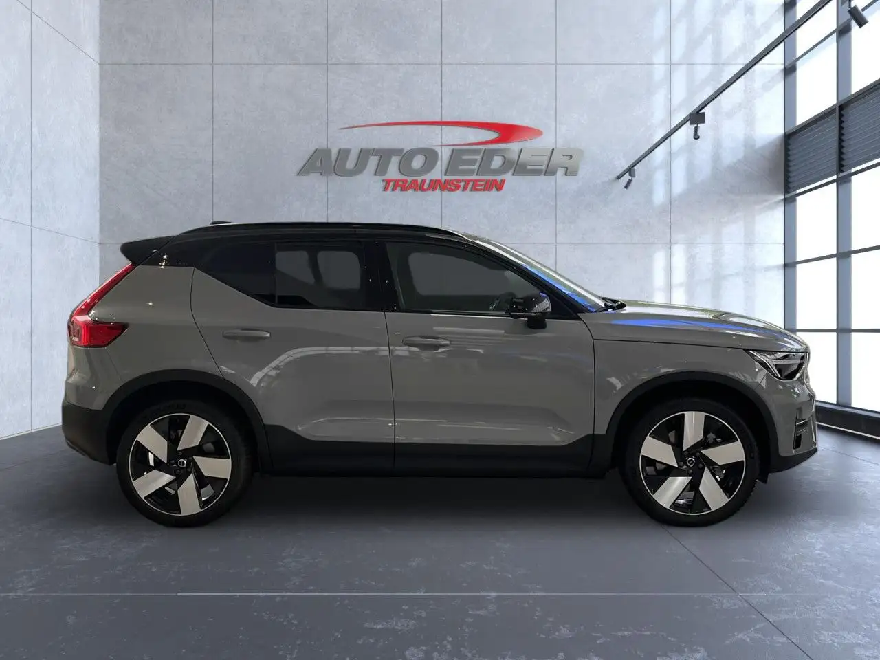 Volvo XC40 XC 40 Plus Recharge Pure Electric AWD Bluetooth — Galerie du véhicule 8