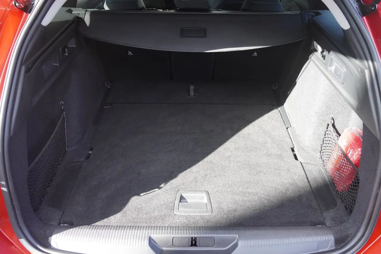 Peugeot 308 SW PureTech 130 Aut. LED ACC Navi — Vehicle gallery 24