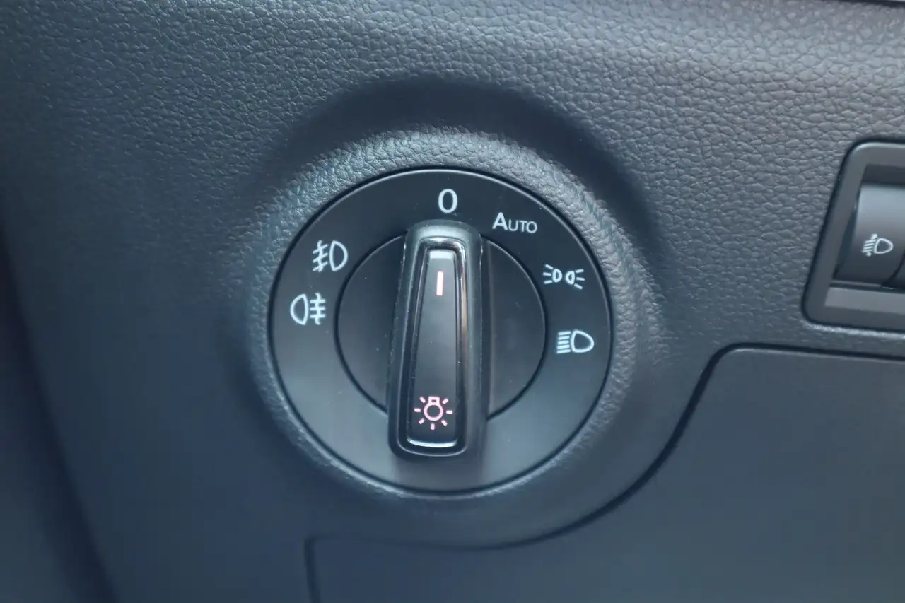SEAT Ibiza Style 1.0 TSI /KAMERA/SHZ/CARPLAY/TEMP/LED — معرض صور السيارة 32