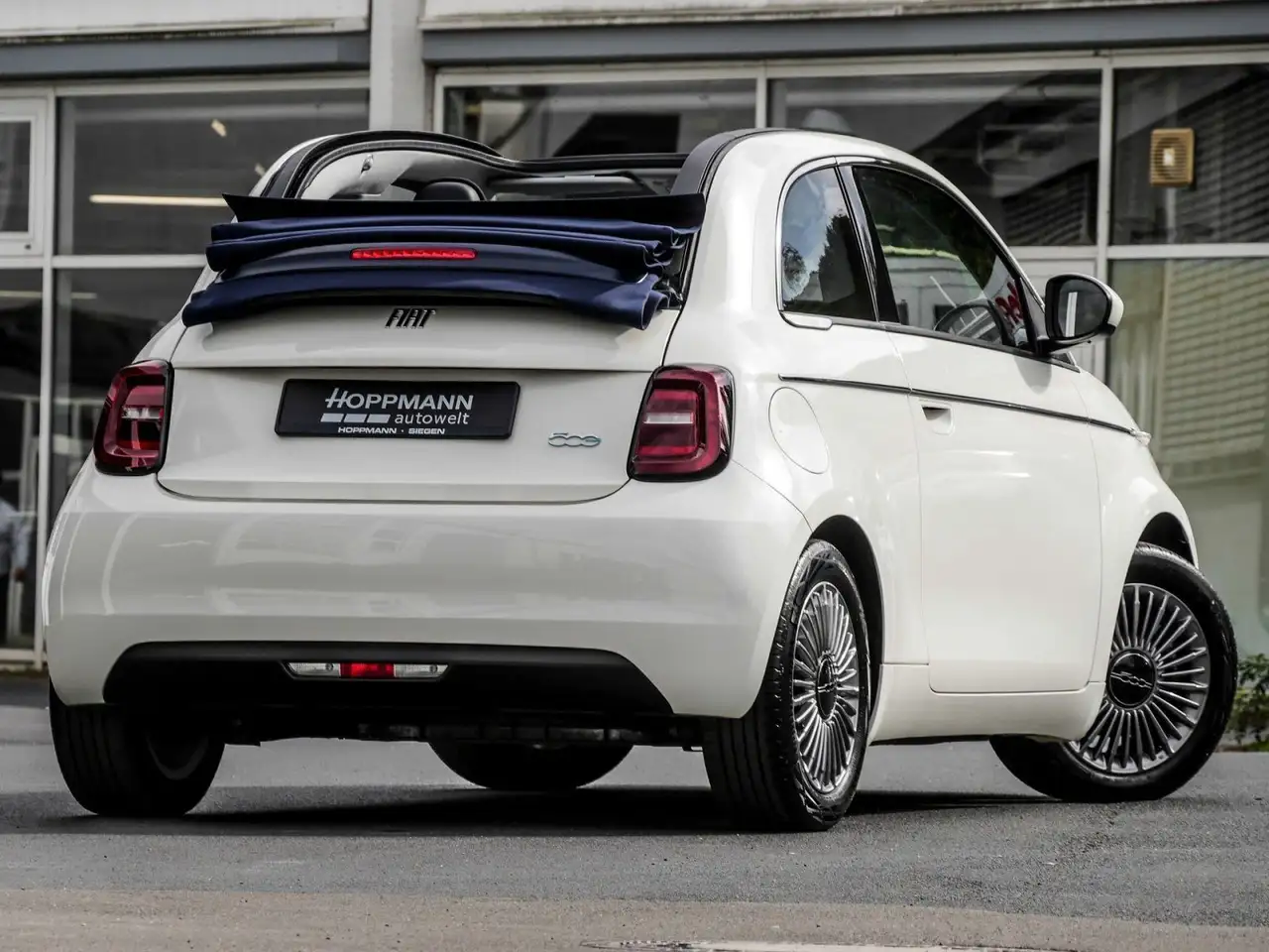 Fiat 500e Neuer 500C Base*Klimaautomatik*PDC*ALU*CarPlay* — Vehicle gallery 2