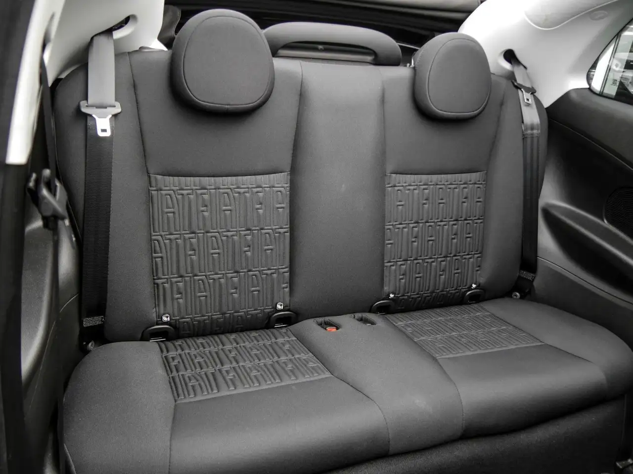 Fiat 500e Neuer 500C Base*Klimaautomatik*PDC*ALU*CarPlay* — Vehicle gallery 4
