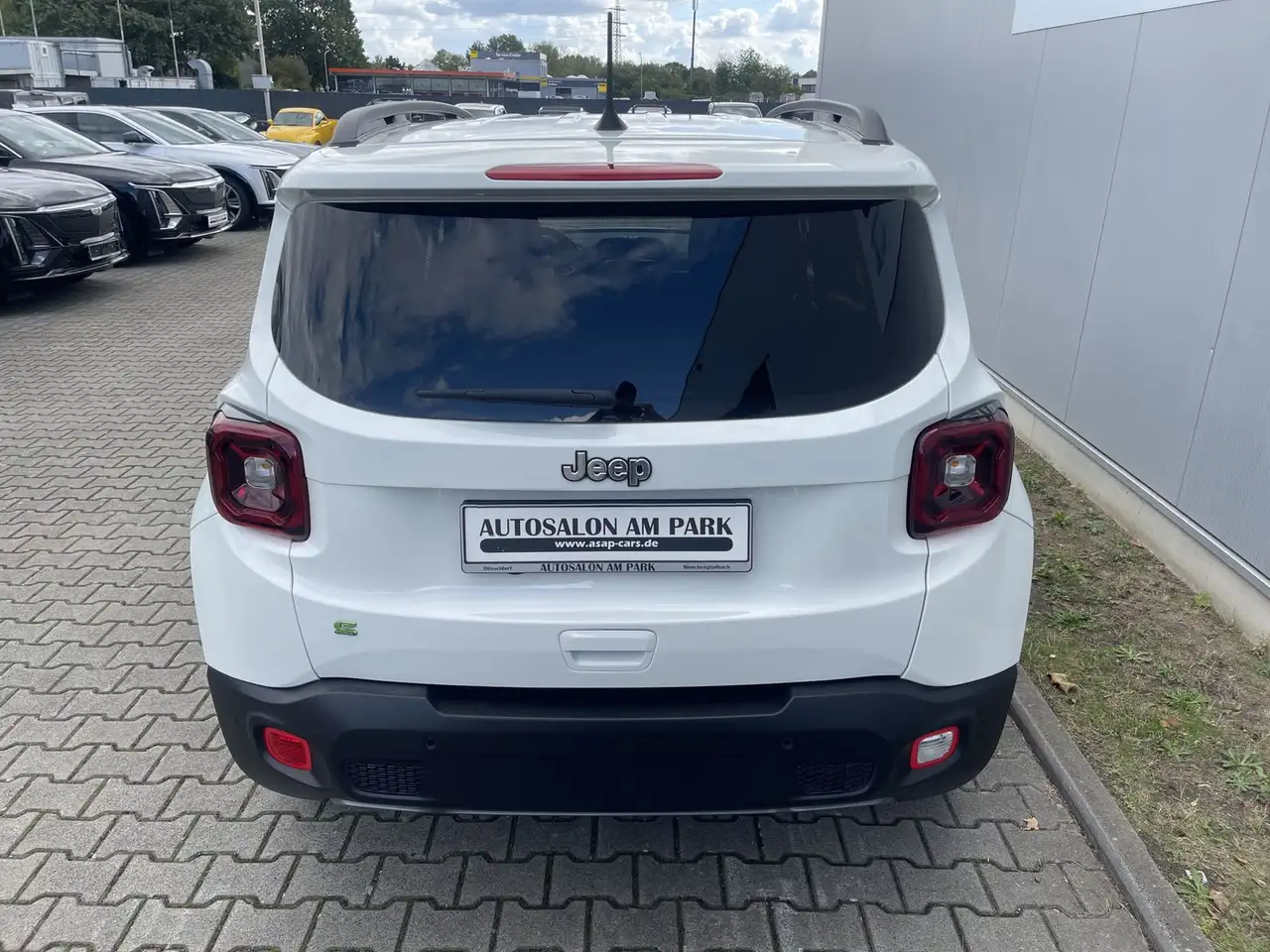 Jeep Renegade Limited 1,5 MHEV Mild Hybrid LED — Vehicle gallery 4