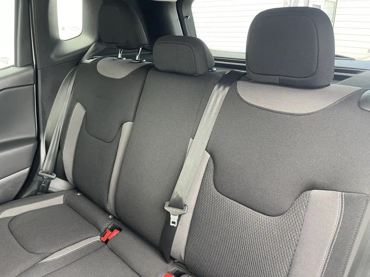 Jeep Renegade Limited 1,5 MHEV Mild Hybrid LED — Vehicle gallery 12