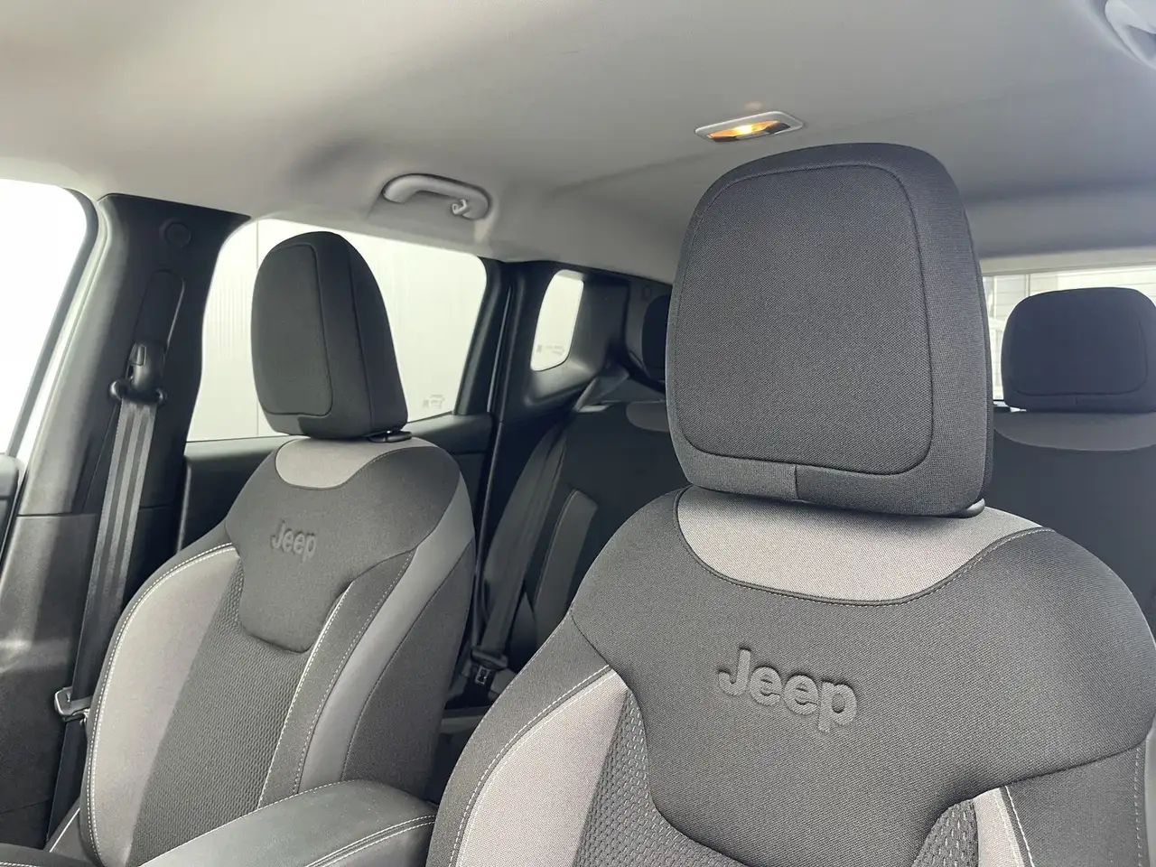 Jeep Renegade Limited 1,5 MHEV Mild Hybrid LED — Vehicle gallery 11