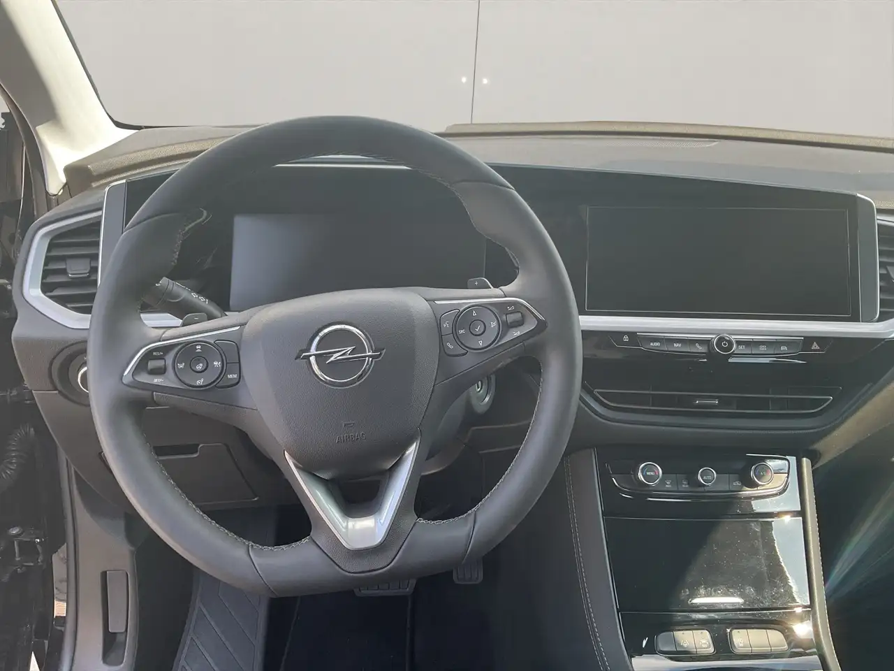 Opel Grandland 1.2 Turbo GS Line LED+SHZ+2xKlima+360 — Galería del vehículo 12