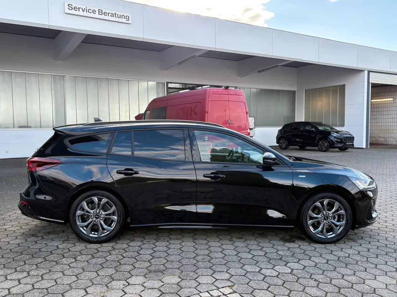 Ford Focus Turnier 1.0 ST-LINE X WINTERP. AHK HEAD-UP — معرض صور السيارة 7