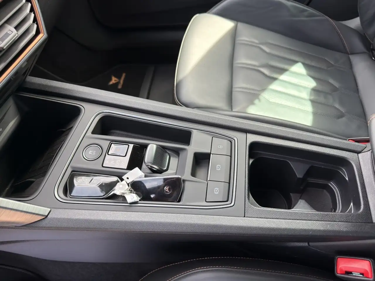 CUPRA Formentor 2.5 TSI DSG 4Drive VZ5 DCC AKEBONO*MATRIX*VIRTU... — Galerie du véhicule 20
