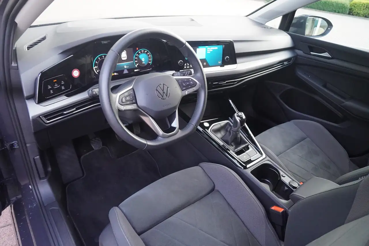 Volkswagen Golf VIII 1.5 16V TSI Style LED Kamera Spurhalte — Galería del vehículo 8