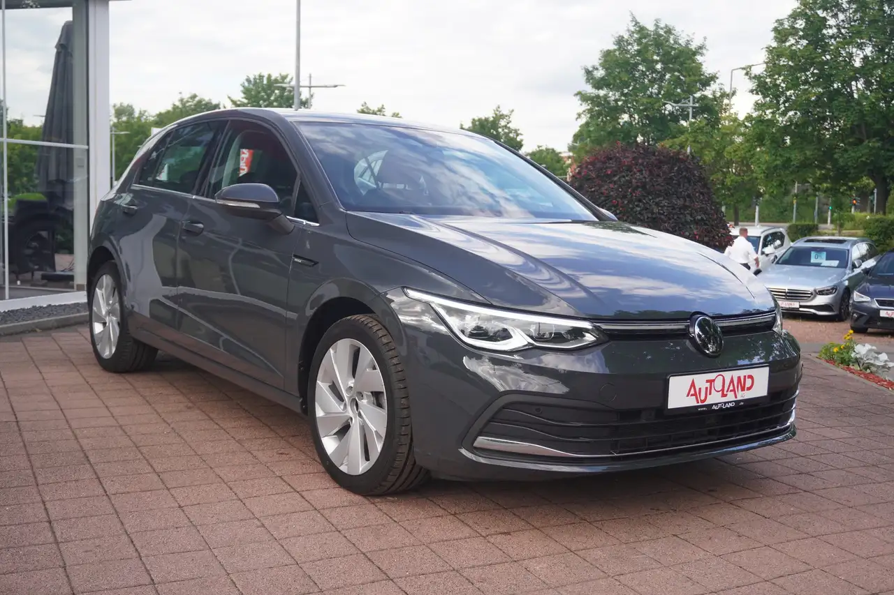 Volkswagen Golf VIII 1.5 16V TSI Style LED Kamera Spurhalte — Galería del vehículo 5