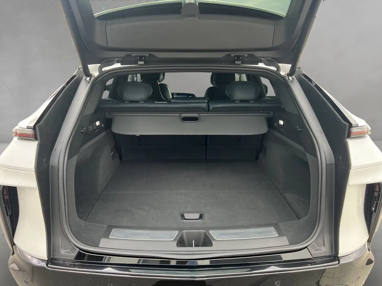 Cadillac Lyriq AWD Sport/PANO-DACH/MASSAGE/AKG/ACC/360°KA — Galerie du véhicule 7