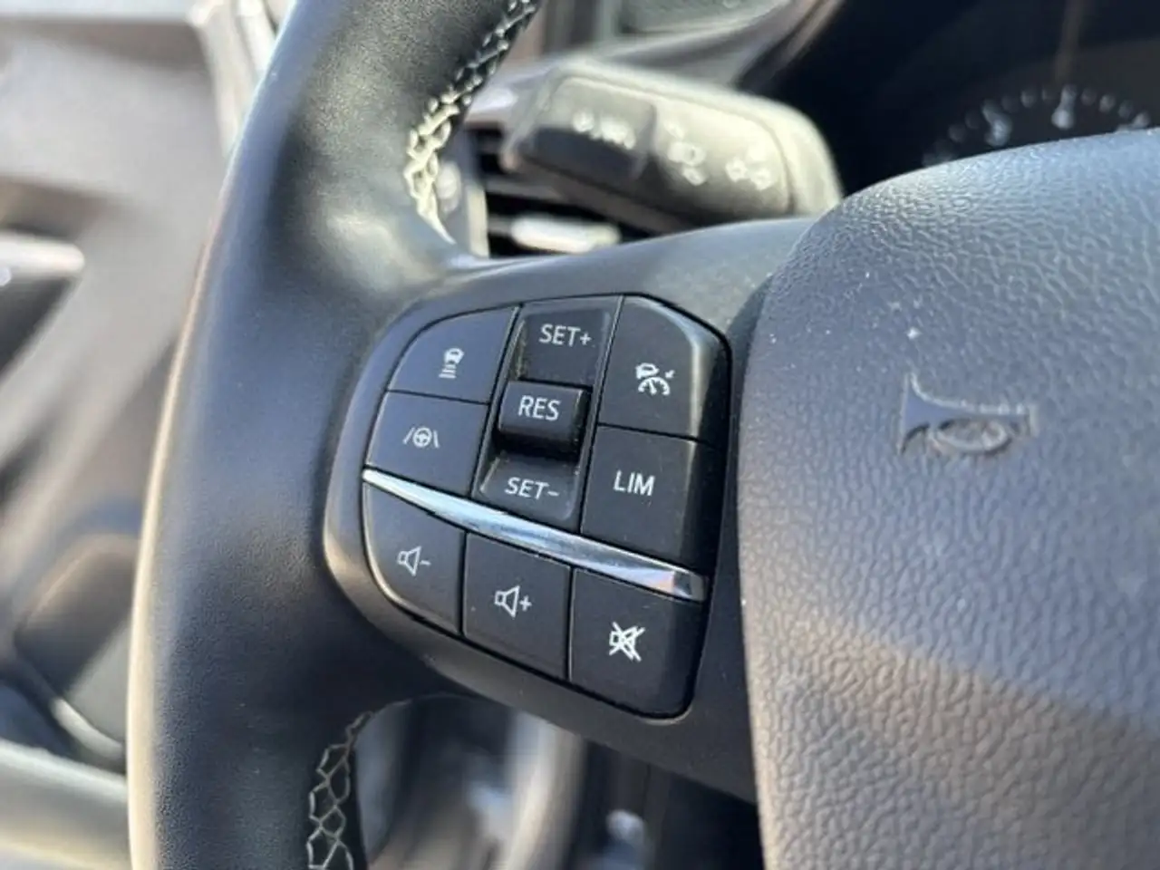 Ford Puma 1.0 EcoBoost MHEV Titanium Aut. 125 — Galería del vehículo 16