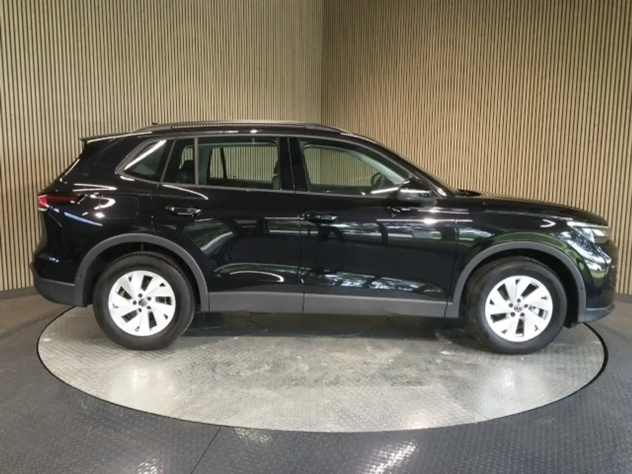 Volkswagen Tiguan Life 1.5 eTSI DSG ACC LED Kamera Side Assist — Galería del vehículo 5