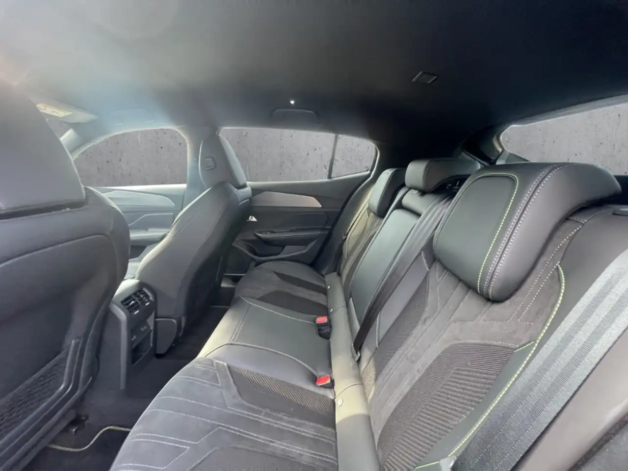 Peugeot 408 GT PT 130 EAT8 Navi El.Sitz Focal Kamera LED CarP — معرض صور السيارة 8