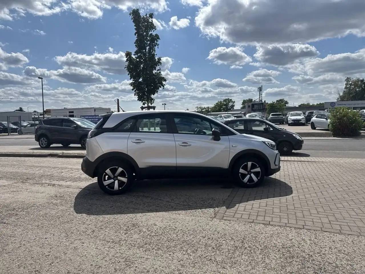 Opel Crossland Crossland 1.2 Automatik Enjoy — Vehicle gallery 23