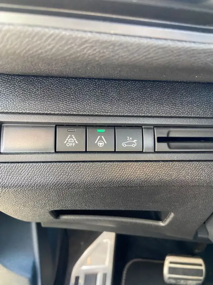 Peugeot 3008 PureTech 130 EAT8 GT — معرض صور السيارة 20