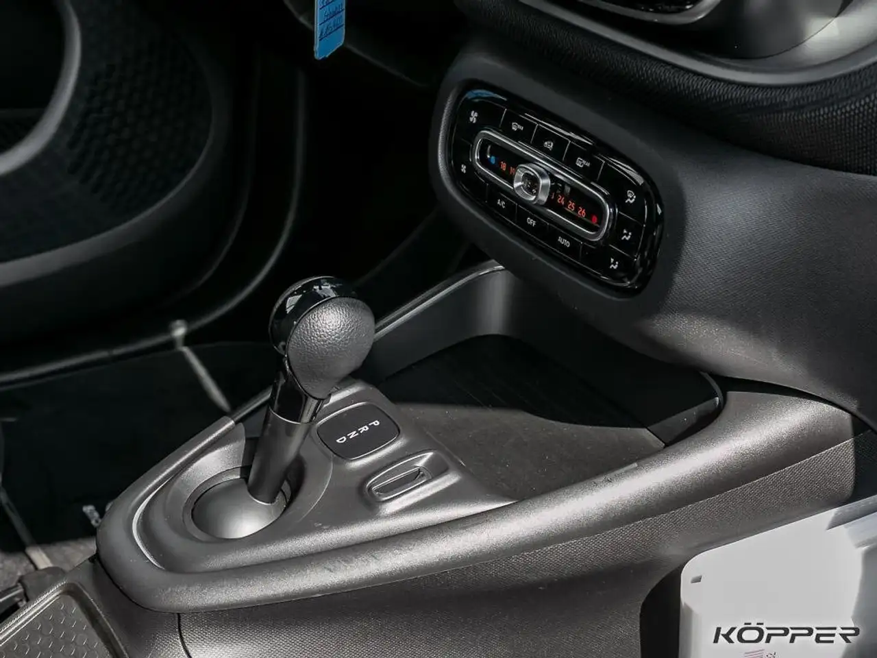 smart forTwo fortwo EQ LAST ONE Exclusive Black — معرض صور السيارة 8