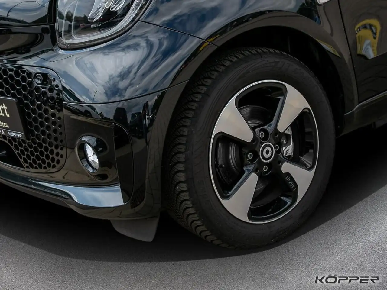 smart forTwo fortwo EQ LAST ONE Exclusive Black — معرض صور السيارة 3