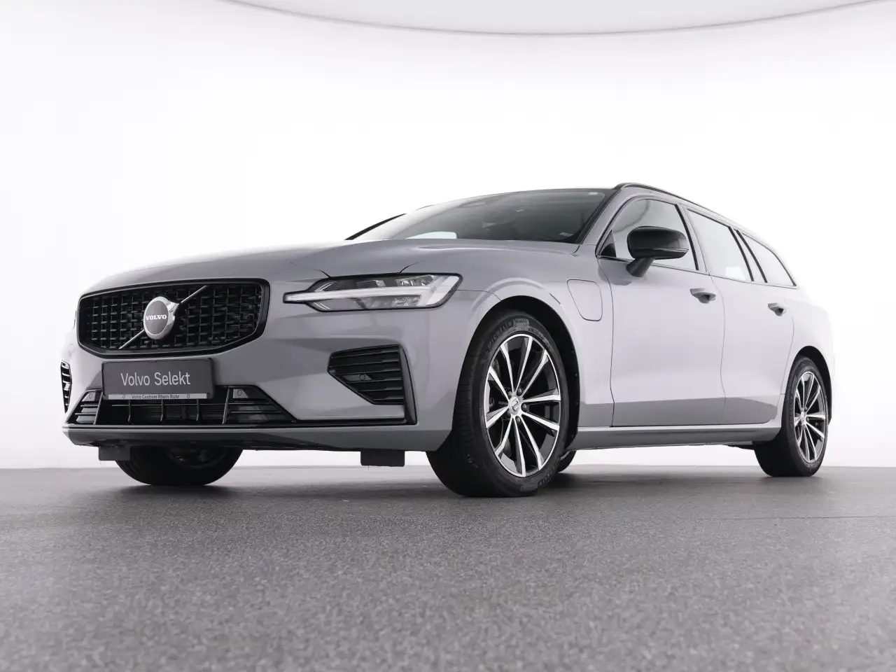 Volvo V60 T8 Recharge Plus Dark+WINTERPAK+MEMORY+ — Galería del vehículo 8
