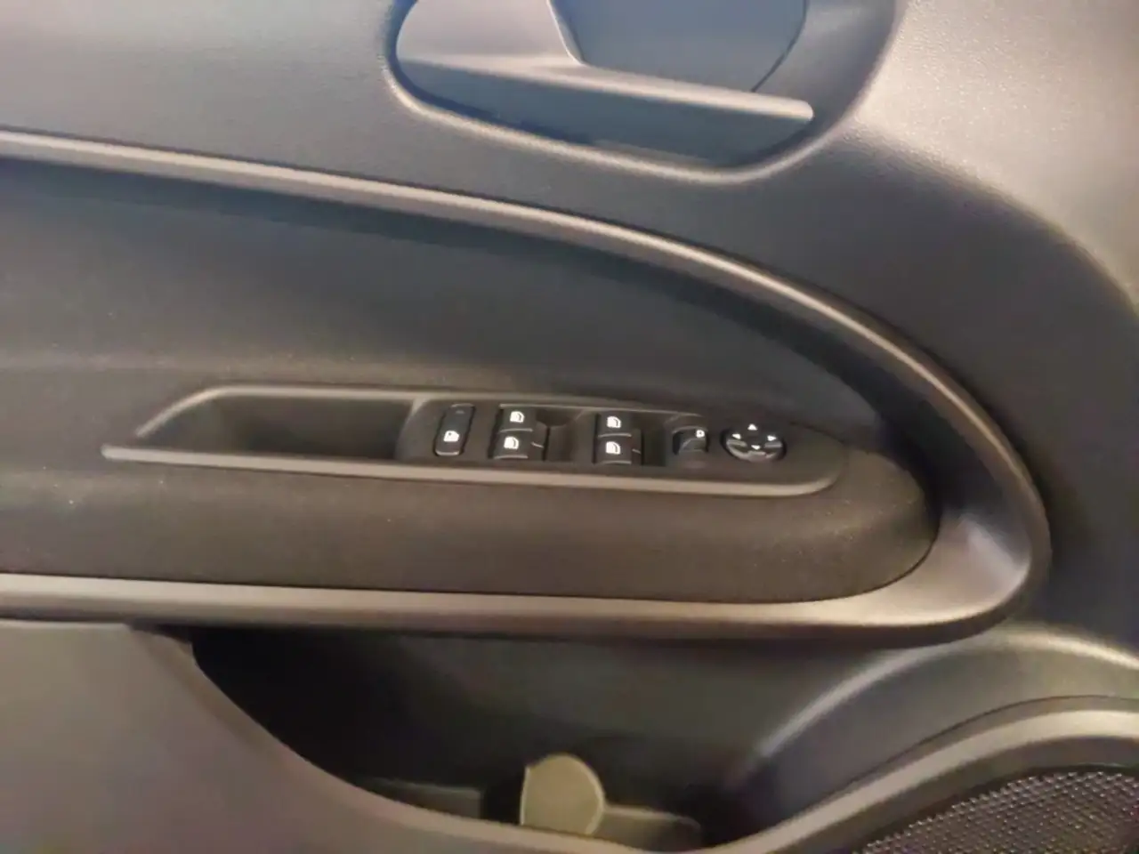 Fiat 600 125 Jahre Edition Navi LED ACC Apple CarPlay Andro — Vehicle gallery 20