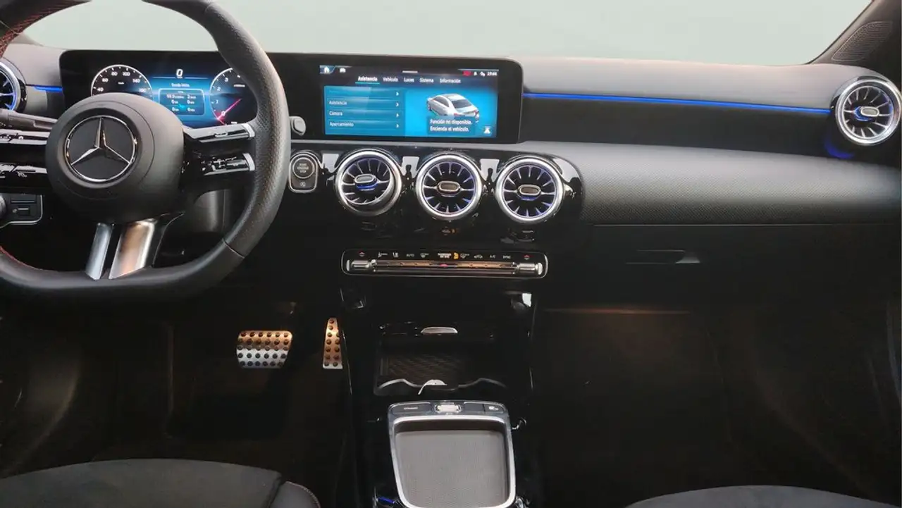 Mercedes-Benz A 200 Sedán Progressive Line Advanced 7G-DCT — Vehicle gallery 10