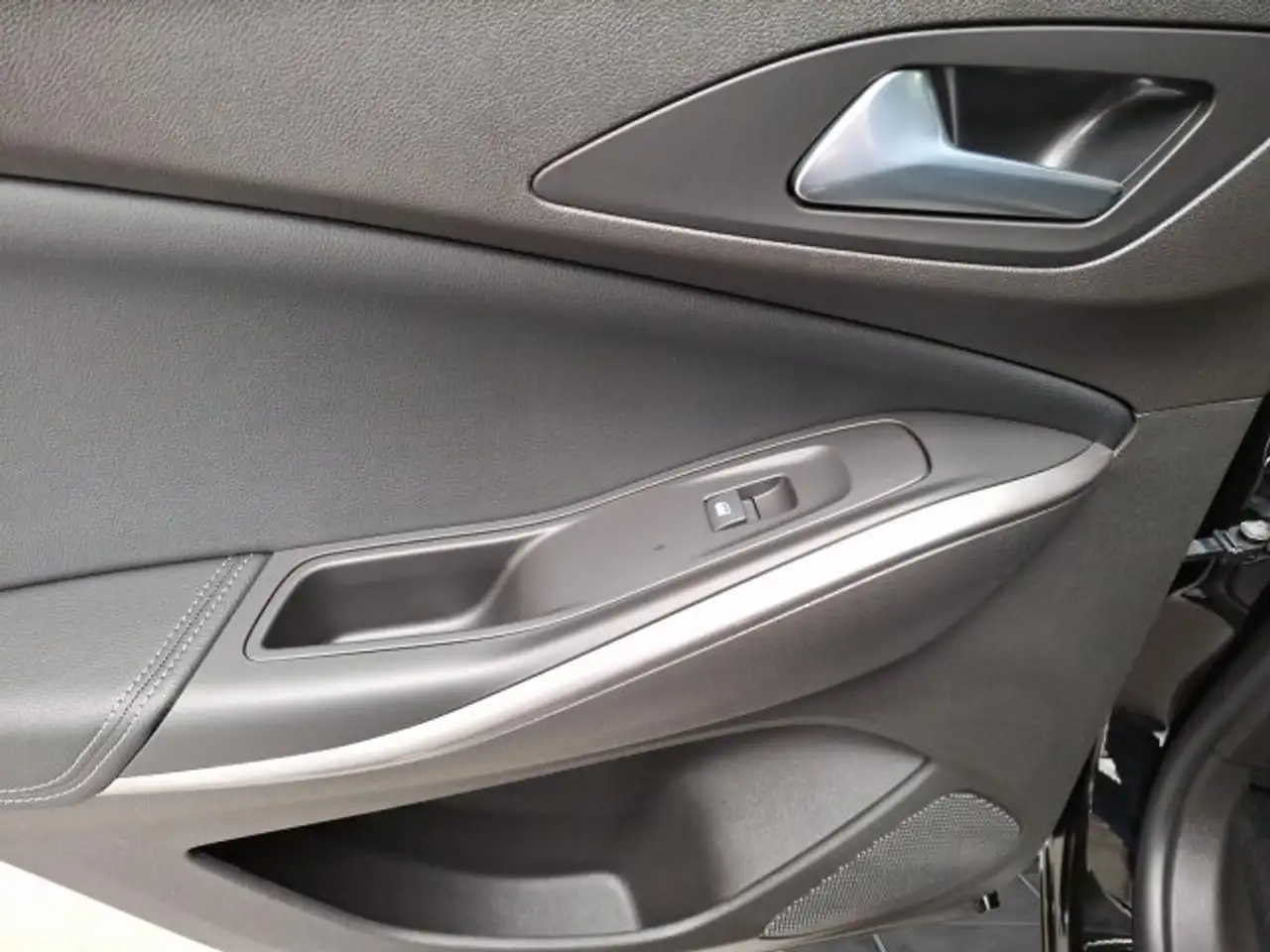 Opel Grandland Grandland 1.2 Turbo GS Line Klimaautomatik Sitzheizung Allwetter — Vehicle gallery 15