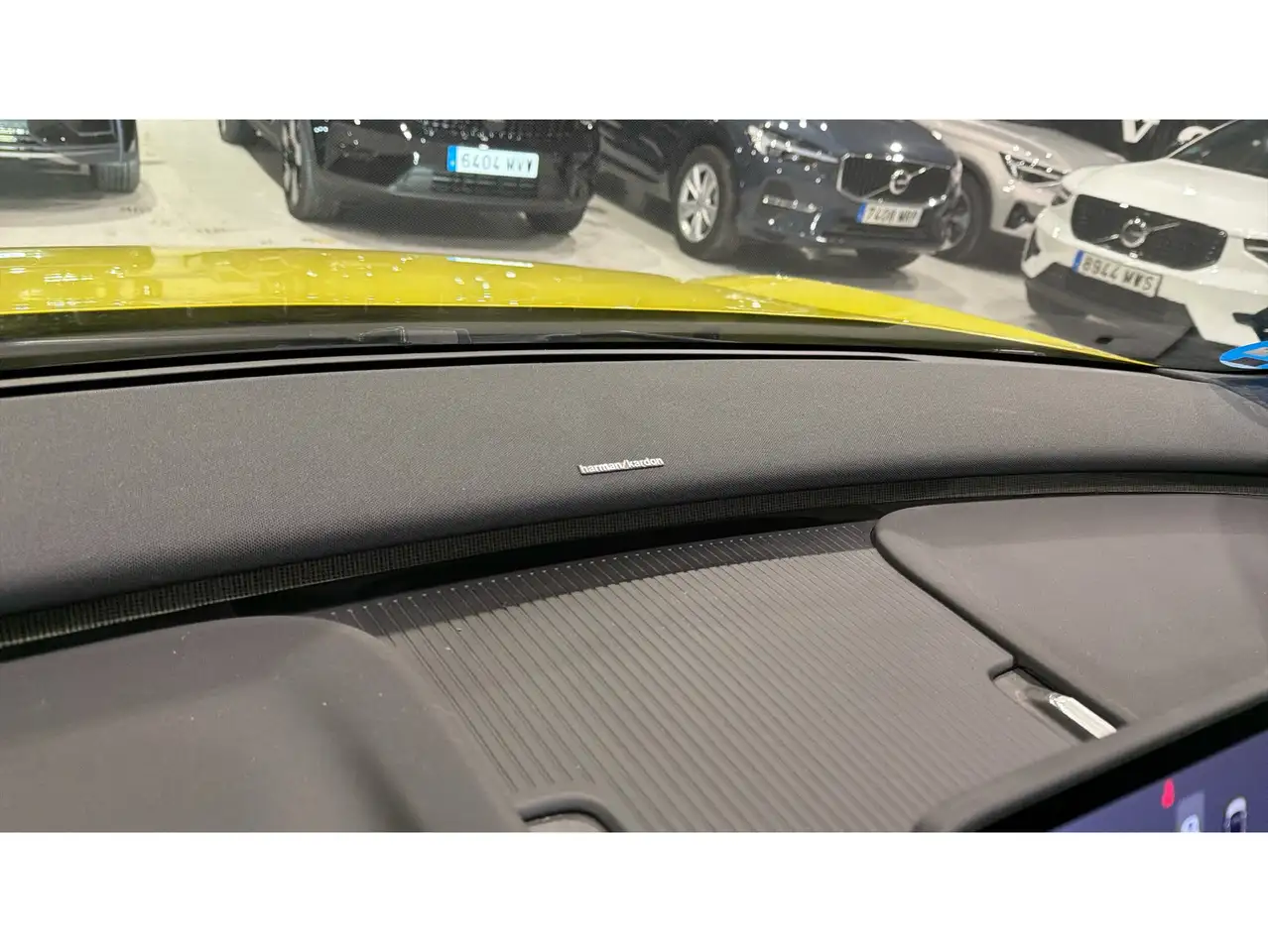 Volvo EX30 Single Extended Range Plus RWD — Galerie du véhicule 23