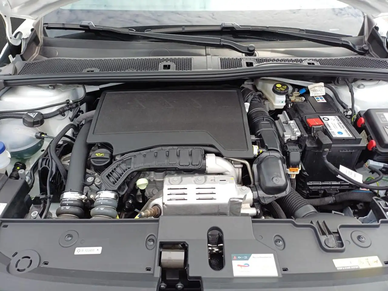 Opel Corsa . 1.2 Direct In — Galería del vehículo 5