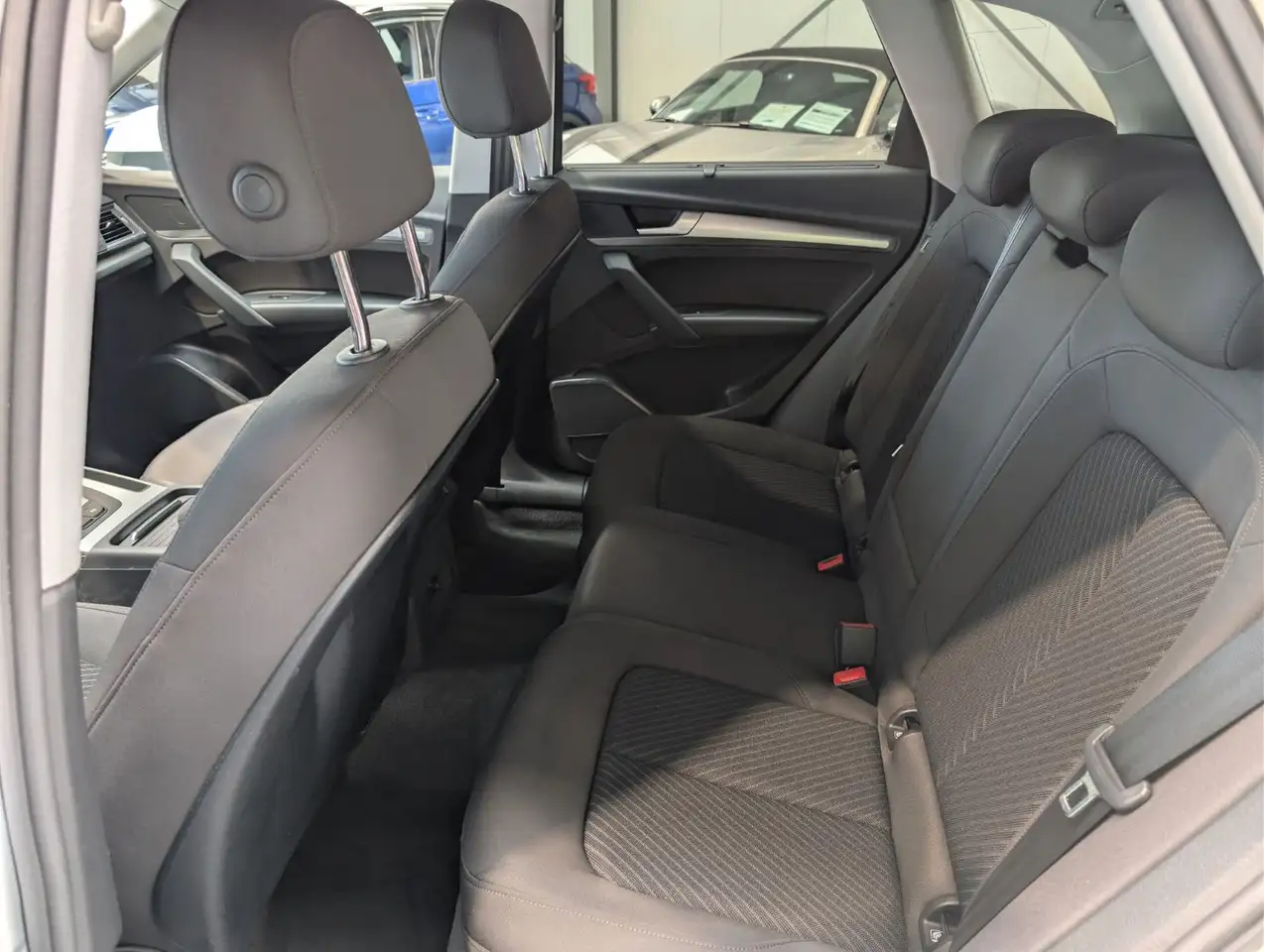 Audi Q5 40 TFSI quattro S tronic 1.Hand — Galería del vehículo 11