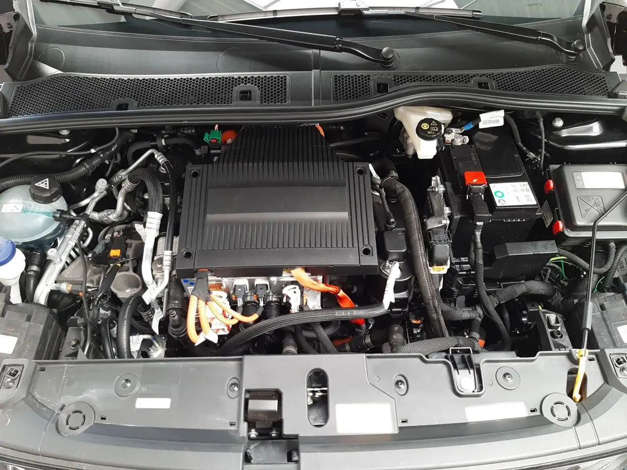 Opel Corsa-e Corsa F-e Edition Deutschlandweit kostenfreie An — معرض صور السيارة 19