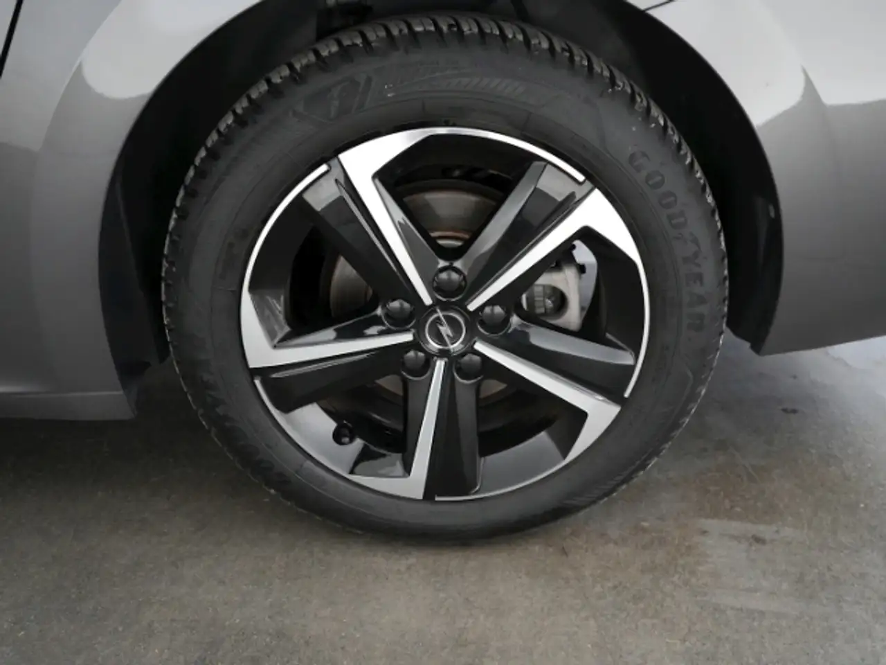 Opel Astra L ST GS AT+AHK+NAVI+360 GRAD KAMERA+SITZ-/LENKRADH — معرض صور السيارة 10