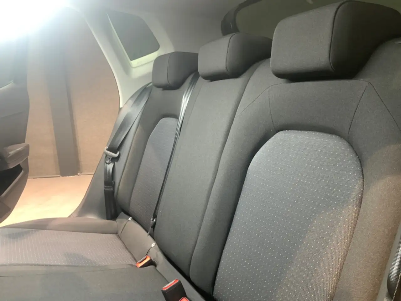 SEAT Arona Style Edition 1.0TSI 6-Gang +FullLink — Galerie du véhicule 22