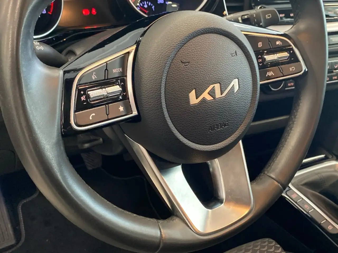 Kia XCeed 1.5 MHEV 118KW TECH 5P — Galerie du véhicule 11