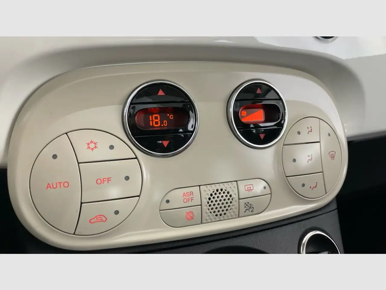 Fiat 500 1.0 Hybrid Dolcevita 52kW — Galerie du véhicule 19