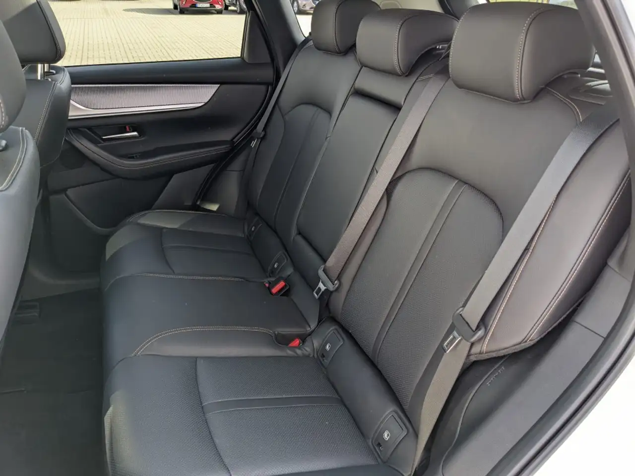 Mazda CX-60 2.5l PHEV AWD Homura alle Pakete Panodach 1.Hand — Galerie du véhicule 20
