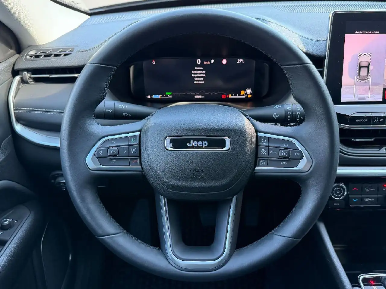 Jeep Compass Altitude Mild-Hybrid FWD — معرض صور السيارة 10