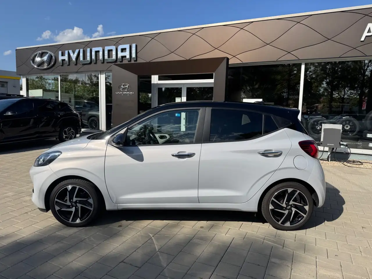 Hyundai i10 1.2 Prime Facelift Fernlichtass. Kam. KlimaA — Vehicle gallery 3